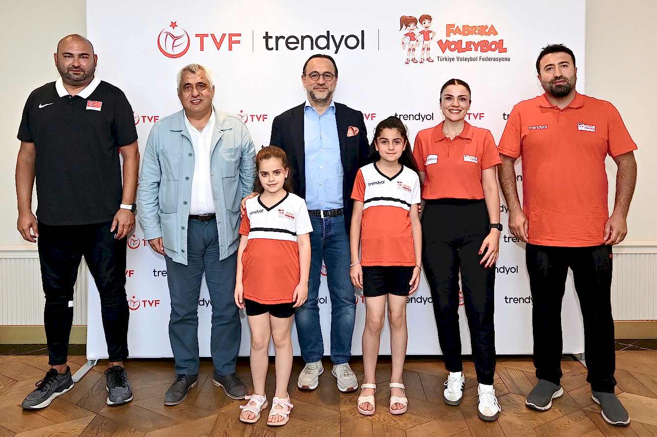 Hakkari’li Kız Çocukları İstanbul’da Voleybol Dolu Bir Gün Yaşadı